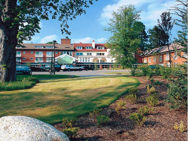 Regency Park Hotel, Health Club & Spa Thatcham Exterior foto