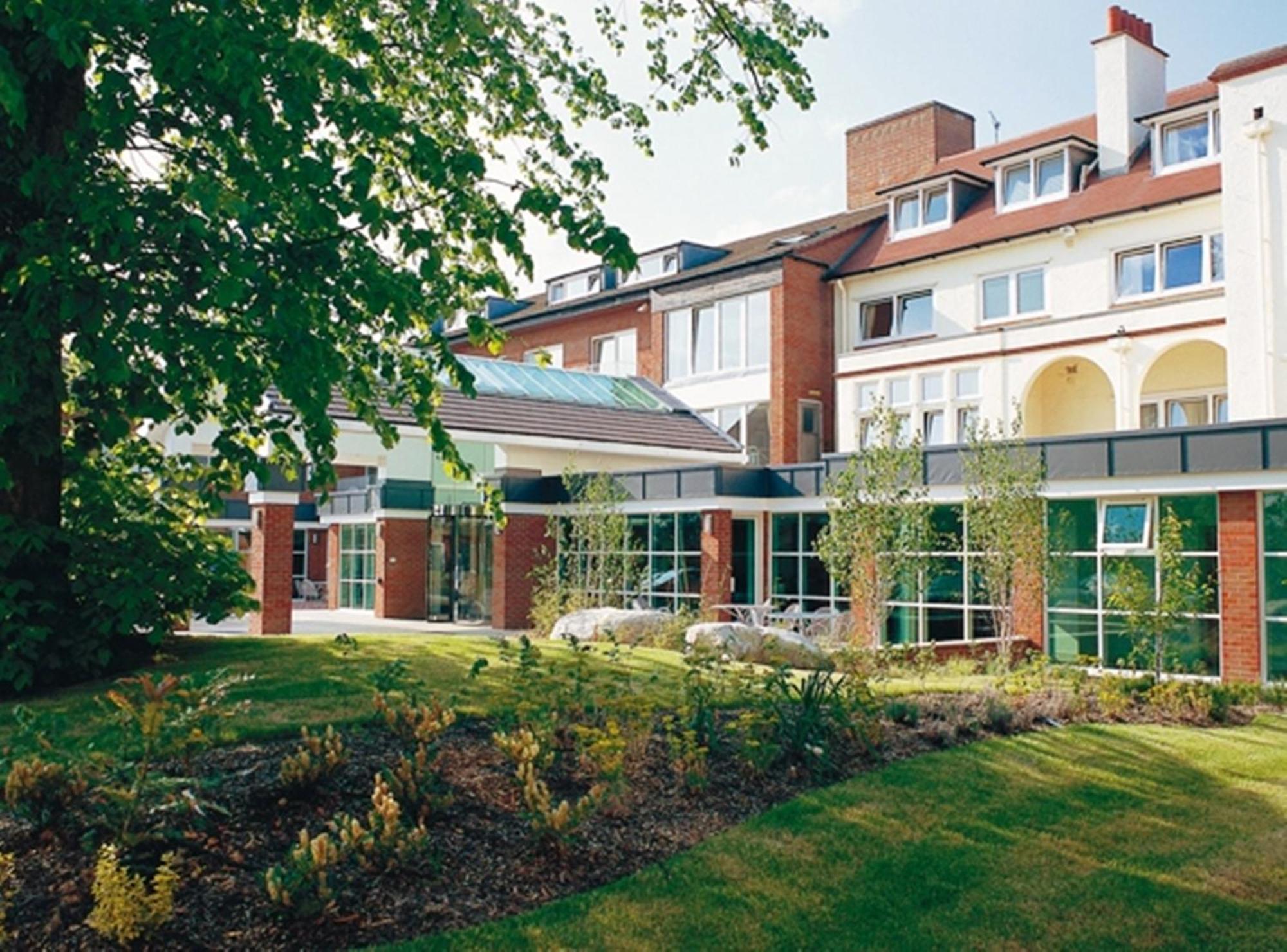 Regency Park Hotel, Health Club & Spa Thatcham Exterior foto