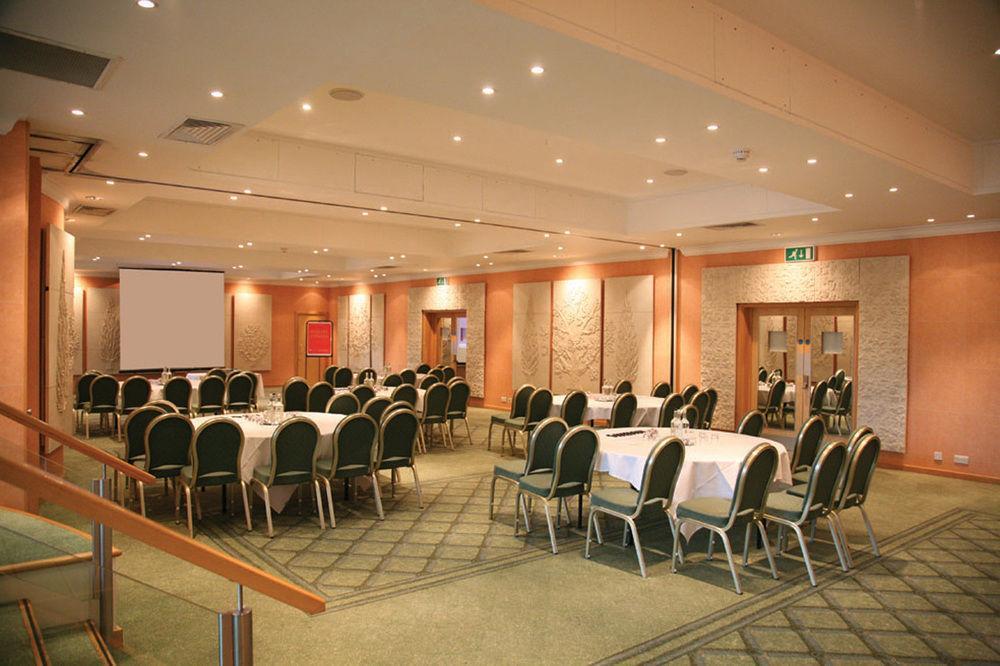 Regency Park Hotel, Health Club & Spa Thatcham Exterior foto