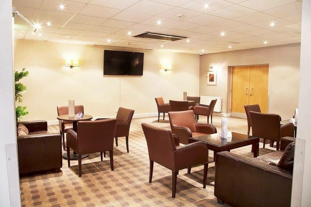 Regency Park Hotel, Health Club & Spa Thatcham Exterior foto